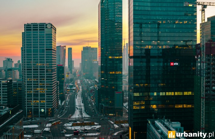 Najwyższe piętra blisko 200-metrowego wieżowca w Warszawie dla globalnej platformy fintechowej