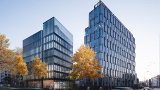 Wiecha na kameralnym biurowcu EQ2 na Woli