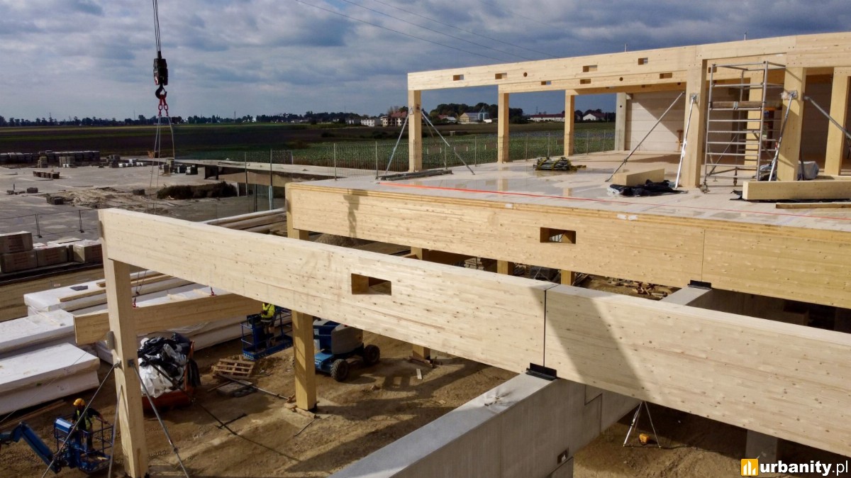 Światowy lider z Niemiec stawia największy w Polsce biurowiec z drewna w ramach budowy supernowoczesnej fabryki