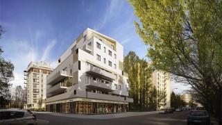 Zawisła wiecha na Villi Onyx w Warszawie