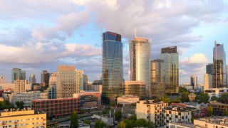 Technologiczny gigant finansowy wybrał Warszawę na nowe biuro. Największa transakcja biurowa roku