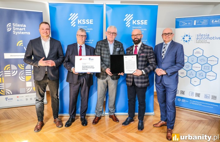 Przekazanie decyzji o wsparciu KSSE dla inwestycji, fot. Baumit