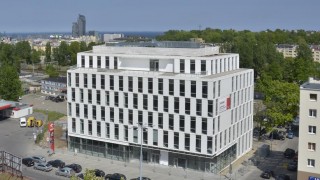 Kończy się budowa nowoczesnego biurowca w Gdyni