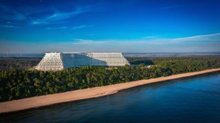 To największy hotelowy aquapark w Polsce. W wakacje otwarcie gigantycznego obiektu nad Bałtykiem