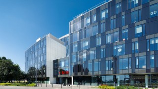 Biurowiec w sąsiedztwie Stoczni Gdańskiej przechodzi metamorfozę