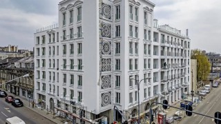 Tak wygląda elewacja Białej Kamienicy w Łodzi, fot. LODZ.PL