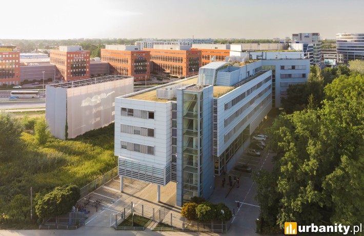 Indotek sprzedał biurowiec Uczelni Łazarskiego, fot. materiały prasowe