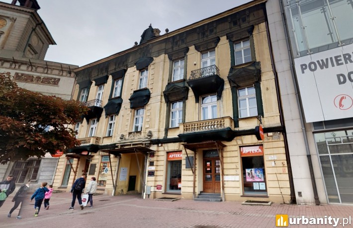 Tak obecnie wygląda kamienica na pl. Wolności 2 w Łodzi (fot. googlemaps)
