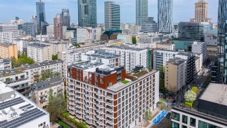 Gotowy apartamentowiec premium z tarasem na dachu w centrum Warszawy