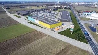 Wieluń z nowym parkiem handlowym. Inwestycja składa się m.in. z marketu budowlanego