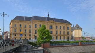 Wrocław: Gotowe biura w zabytkowym budynku dawnej Farmacji z widokiem na Odrę