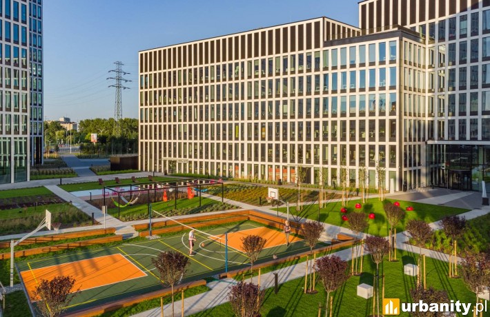 Face2Face Business Campus w Katowicach - dziedziniec