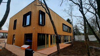 Wyjątkowy budynek nowej biblioteki w Warszawie. Inwestycja powstała w zaledwie 6 miesięcy