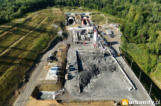 Gigantyczna maszyna drąży tunel na Podkarpaciu, fot. GDDKiA
