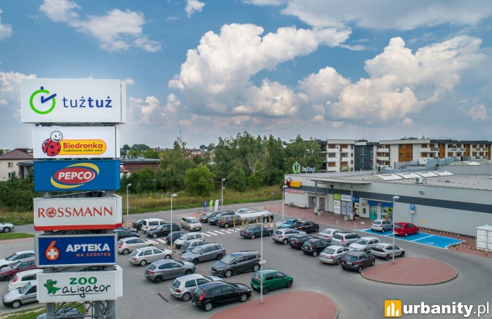 TUŻ TUŻ