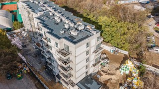 Budynek z charakterystycznymi wcięciami ma już gotową konstrukcję