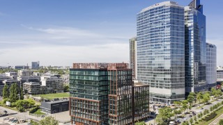 Jedna z największych międzynarodowych firm doradczych z siedzibą w nowym biurowcu na Woli