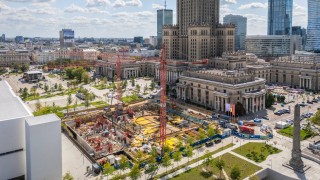 Nowy teatr przy Placu Centralnym nabiera kształtów. Powstaje obrotowa scena