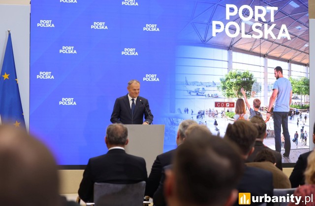 Port Polska, premier Donald Tusk podał nową nazwę centralnego lotniska w Polsce, fot. Kancelaria Premiera