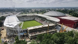 Rusza zadaszanie trybuny północnej nowego stadionu w Łodzi