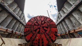 Gigantyczna maszyna drąży ponad 2-kilometrowy tunel podziemny. Zaglądamy na budowę trasy S19