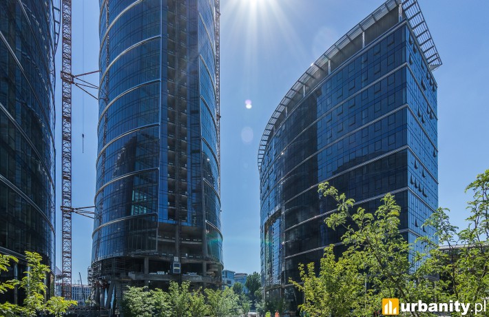 Powstający kompleks biurowy Warsaw Spire w Warszawie