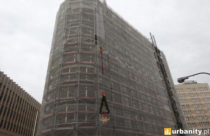 Zawieszenie wiechy na budowie Astoria Premium Offices