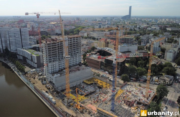 Postęp prac na budowie inwestycji Quorum we Wrocławiu, 03.09.2022, fot. Vadym Solodovnik, facebook.com/documentario.wro