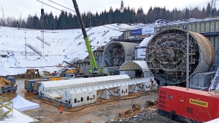 Skomplikowana operacja na budowie tunelu na Podkarpaciu. Obrót gigantycznej tarczy