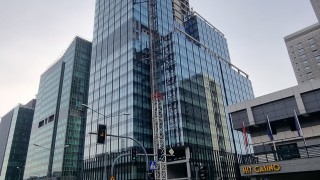 Nowa wizytówka Poznania niemal w pełnej elewacji. 120-metrowy wieżowiec wchodzi w nowy etap inwestycji