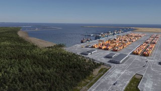 Polska rozpoczęła budowę jednego z największych portów kontenerowych na Bałtyku