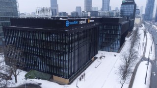 Kolejny gotowy biurowiec w pobliżu Ronda Daszyńskiego. W budowie ostatni budynek ogromnego kompleksu