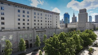 Miał być wieżowiec, a będzie drogi remont. Rusza modernizacja budynku NBP