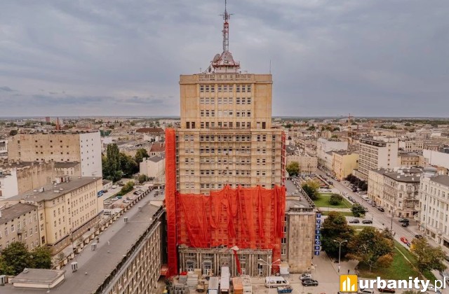 Wieżowiec przy Narutowicza z nową elewacją, fot. LODZ.PL