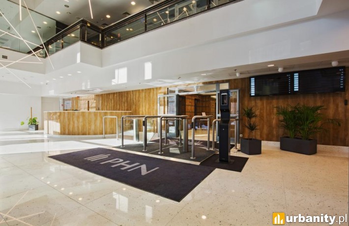 Recepcja biurowca Kaskada w Warszawie (fot. PHN)