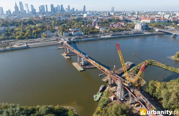 Ostatni element konstrukcji Mostu na Pragę zamontowany, fot. Cezary Waś