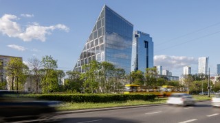 Biurowiec, który przypomina kryształ ma już zarządcę