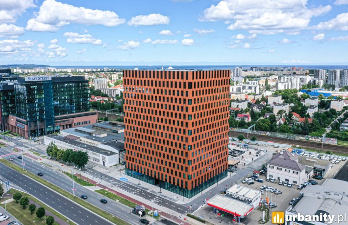 Pierwszy biurowiec kompleksu Wave w Gdańsku