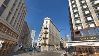 Historyczny budynek przy placu Pięciu Rogów zmieni funkcję. To trójkątna kamienica z XIX wieku