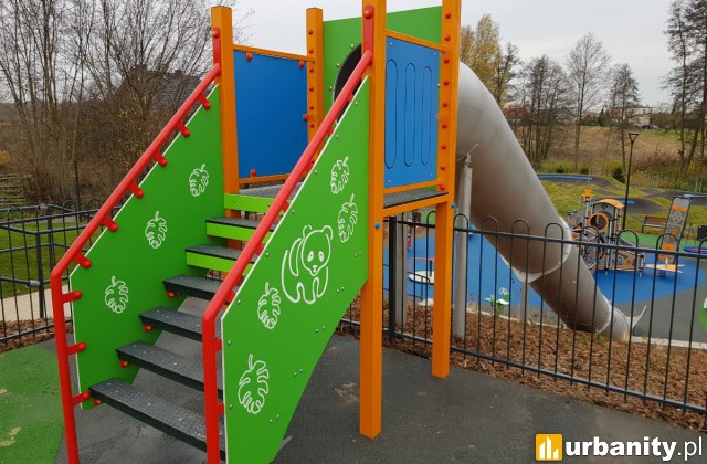 Plac zabaw, który podnosi prestiż osiedla, fot. elstal.com.pl