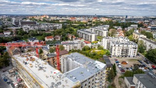 Apartamentowiec w Starym Podgórzu osiąga najwyższy punkt konstrukcyjny