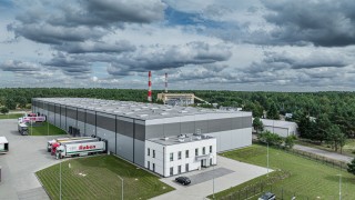 Automatyczny rozładunek i regały na pomostach. Tak wyposażono magazyn w Pile