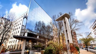 Yareal kupuje biurowiec w centrum Warszawy