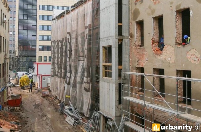 Tak obecnie wygląda remont kamienicy przy Sienkiewicza 22, fot. ŁÓDŹ.PL
