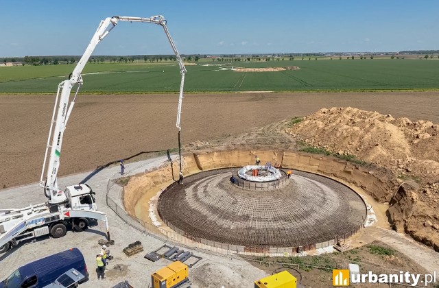 Betonowanie fundamentów pod farmę wiatrakową w Wielkopolsce, fot. Tauron