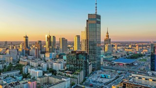 Polska przed Szwajcarią i Holandią, Warszawa wyprzedziła Frankfurt, Sztokholm czy Pragę [RAPORT]