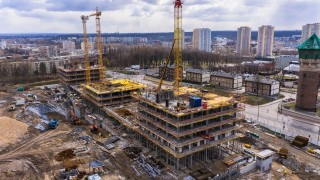 Tak obecnie prezentują się prace budowlane na osiedlu Pierwsza Dzielnica