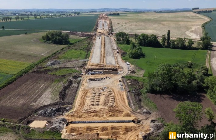 Kluczowa trasa na Dolnym Śląsku rośnie z miesiąca na miesiąc. Tak powstaje nowa S8