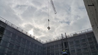 Zawisła wiecha na biurowcu Nobilis Business House