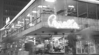 Trwa remont pawilonu dawnej Cepelii w centrum Warszawy. Obiekt wróci do pierwotnego wyglądu